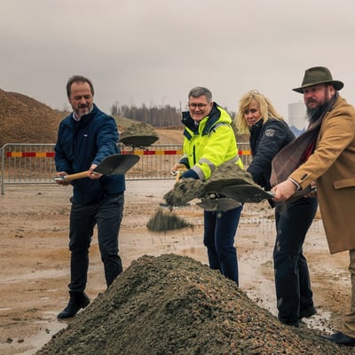 Från vänster: Mats Svensson, vd Tornum Group; Magnus Kagevik, vd och koncernchef, Lantmännen; Elisabeth Ringdahl, Chef Division Lantbruk, Lantmännen; Martin Pettersson, kommunstyrelsens ordförande